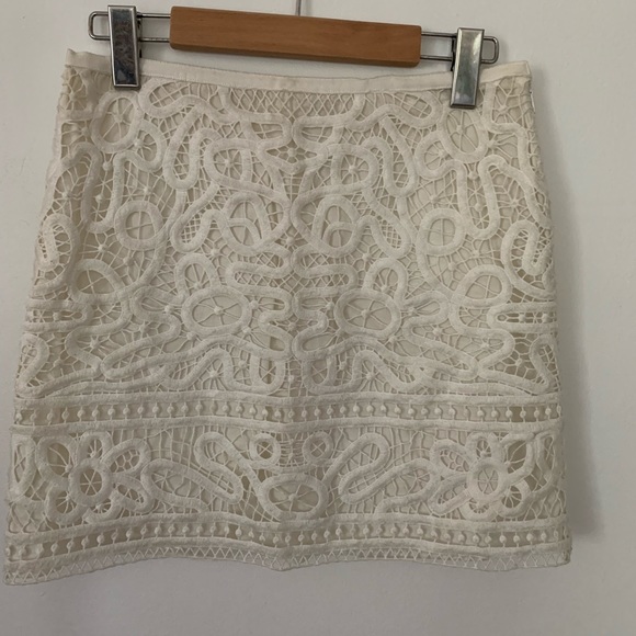 Off white straight Club Monaco mini skirt - Picture 1 of 3
